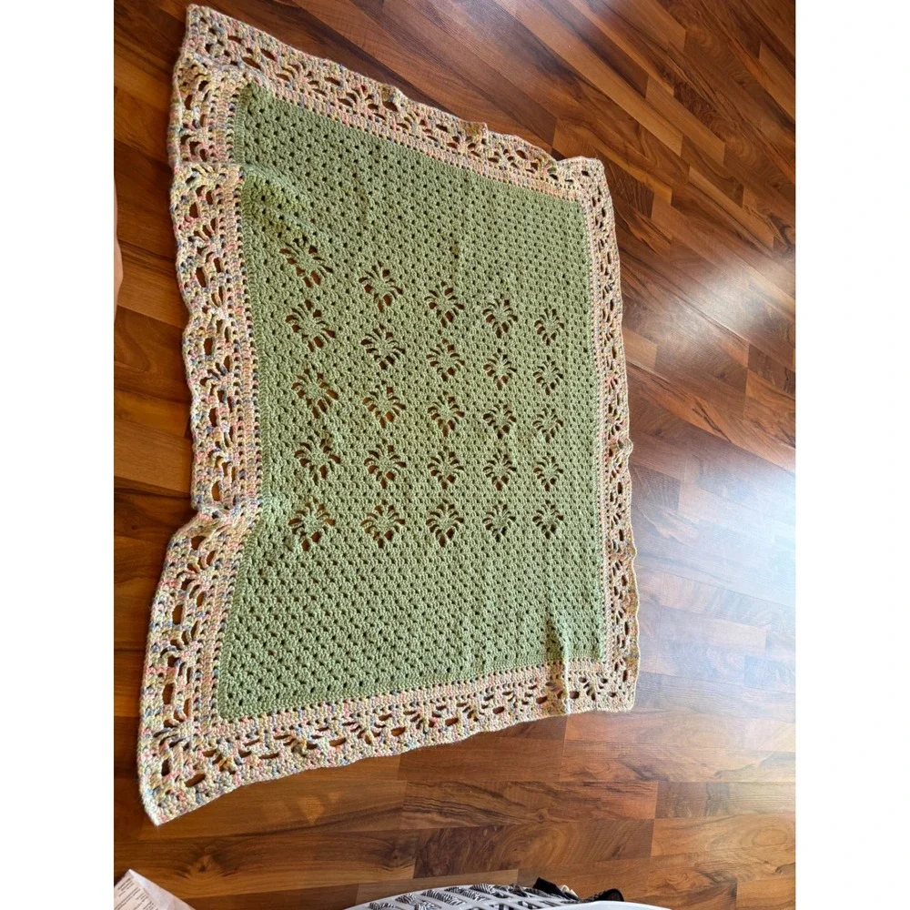 Handmade Crochet Baby‎ Blanket Infant OS Green Pink Pastel Excellent Lace Border